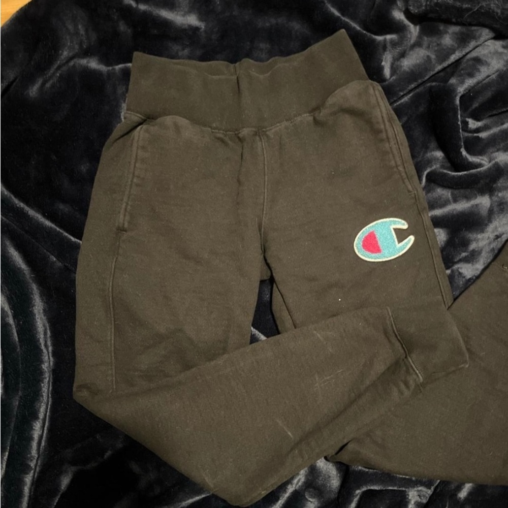 CHAMPION size XS black sweatpants 

#champion #sweatpants #cute #lounge #trendy